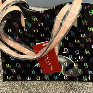 Dooney & Bourke NWT MEDIUM SHOPPER.